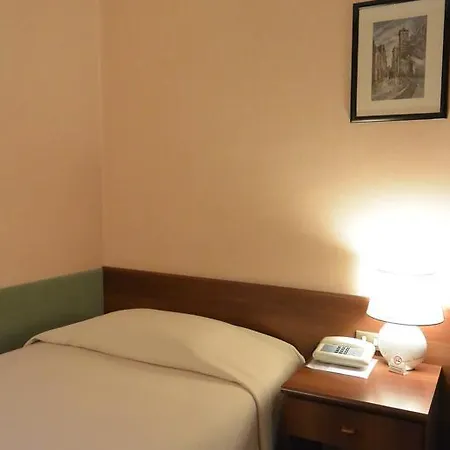 Des Artistes Hotel