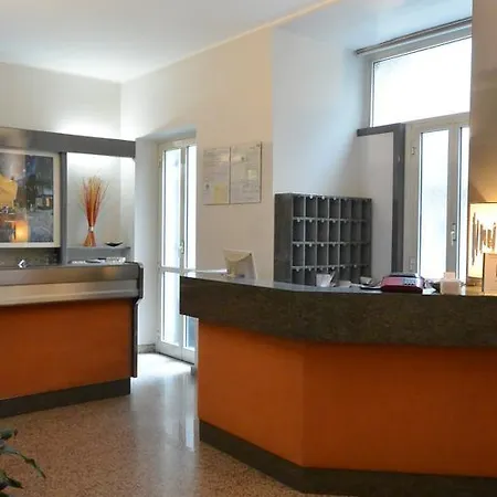 Des Artistes Hotel 3*
