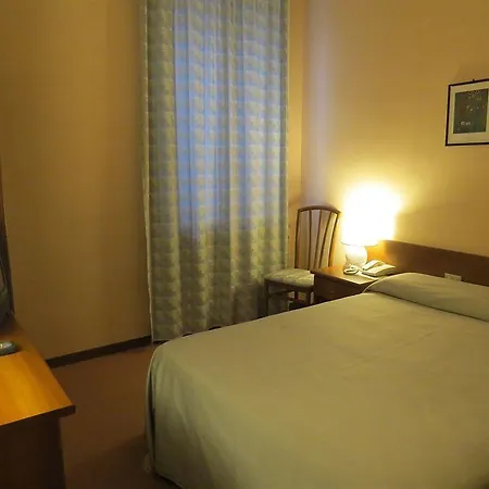 Hotel Des Artistes 3*