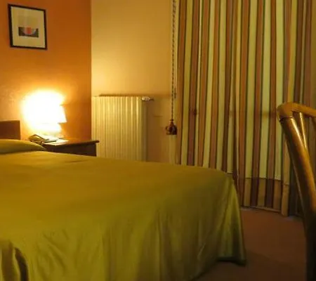 Hotel Des Artistes 3*